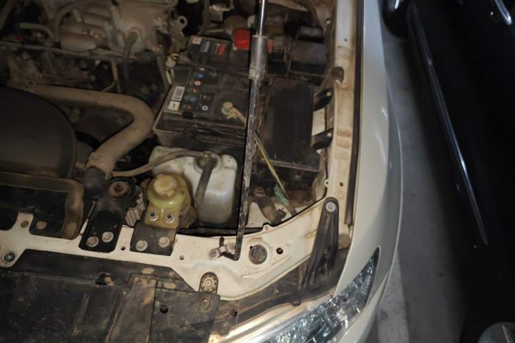 Used Mitsubishi Pajero 2016 3.0L Automatic Standard Version China V Standard Engine Bay Left