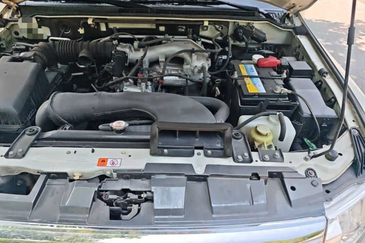 Used Mitsubishi Pajero 2016 3.0L Automatic Luxury Version China V Standard Engine Bay Left
