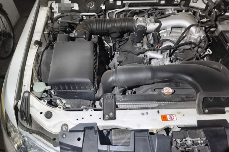 Used Mitsubishi Pajero 2016 3.0L Automatic Standard Version China V Standard Engine Bay Right