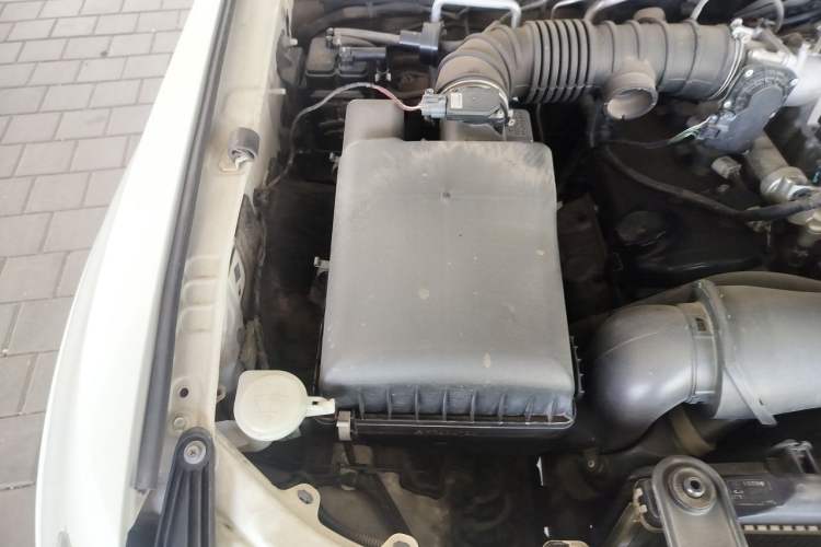 Used Mitsubishi Pajero 2016 3.0L Automatic Standard Version China IV Standard Engine Bay Right