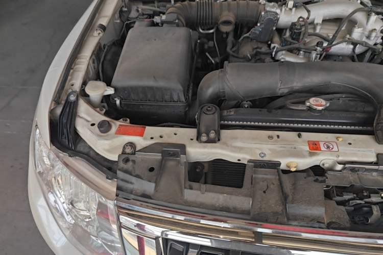 Used Mitsubishi Pajero 2016 3.0L Automatic Prestige Version China V Standard Engine Bay Right