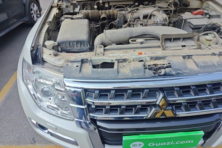 Used Mitsubishi Pajero 2016 3.0L Automatic Prestige Version China V Standard Engine Bay Right