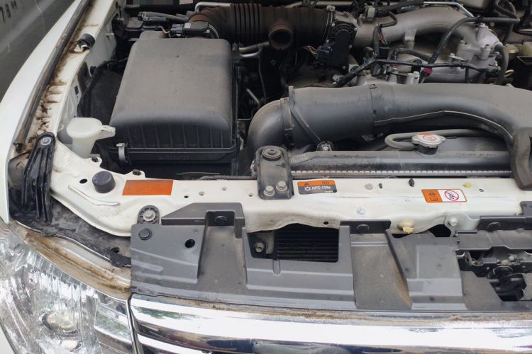Used Mitsubishi Pajero 2016 3.0L Automatic Luxury Version China V Standard Engine Bay Right