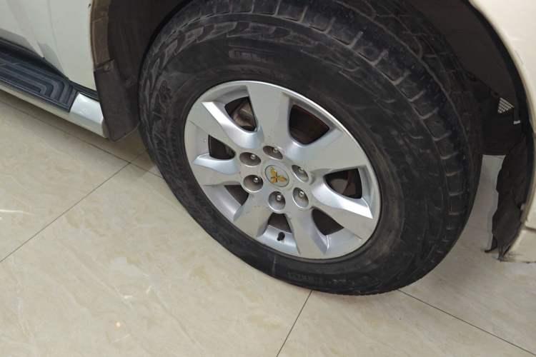 Used Mitsubishi Pajero 2016 3.0L Automatic Prestige Version China V Standard Exterior 1