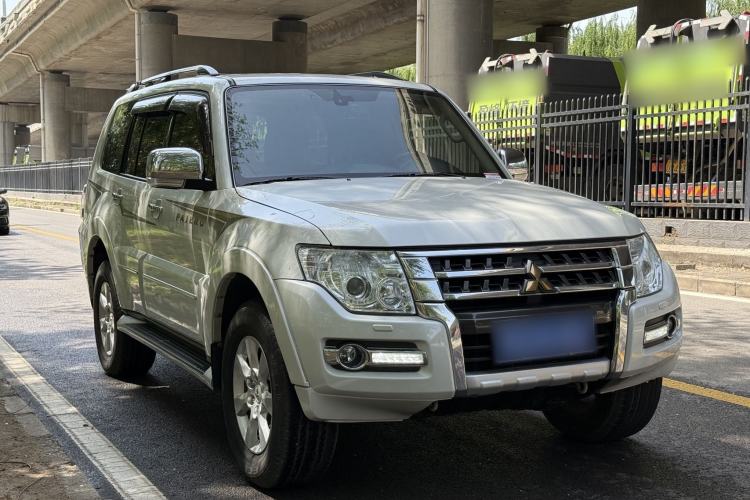Used Mitsubishi Pajero 2016 3.0L Automatic Prestige Version China V Standard Exterior 5