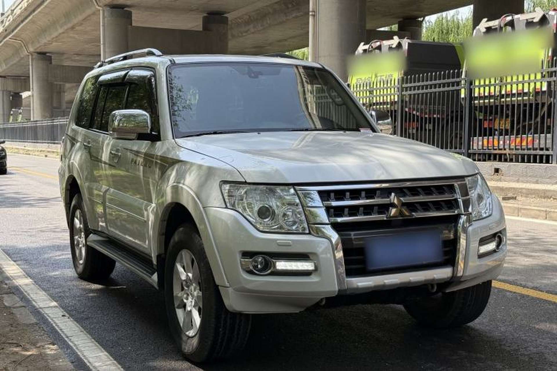 Used Mitsubishi Pajero 2016 3.0L Automatic Prestige Version China V Standard Exterior 5