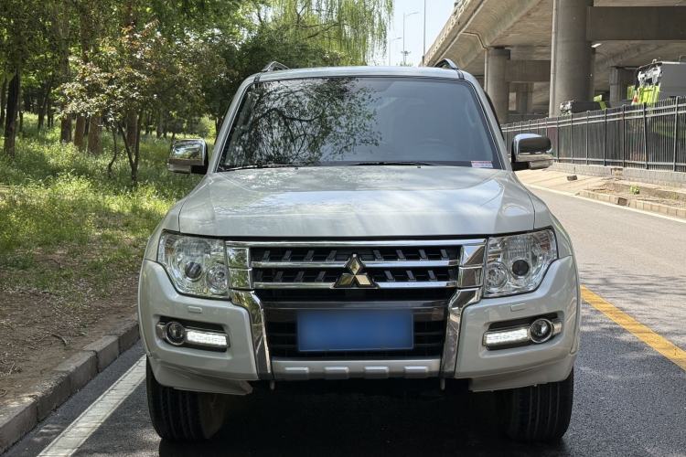 Used Mitsubishi Pajero 2016 3.0L Automatic Prestige Version China V Standard Exterior 7