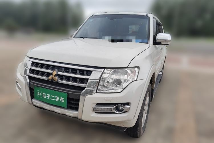 Used Mitsubishi Pajero 2016 3.0L Automatic Prestige Version China V Standard Guazi used car, China used car export, Used car for sale, Used cars, Cheapest cars for sale