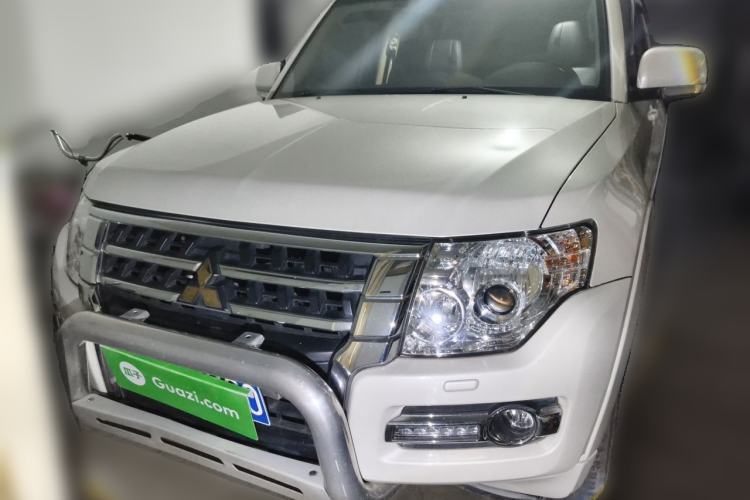 Used Mitsubishi Pajero 2016 3.0L Automatic Standard Version China V Standard Front