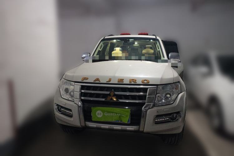 Used Mitsubishi Pajero 2016 3.0L Automatic Prestige Version China V Standard Front