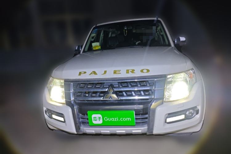 Used Mitsubishi Pajero 2016 3.0L Automatic Prestige Version China V Standard Front