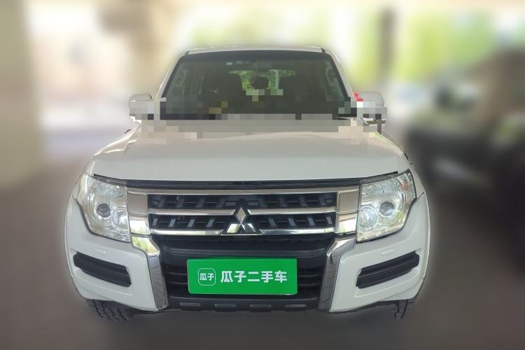 Used Mitsubishi Pajero 2016 3.0L Automatic Standard Version China IV Standard Front