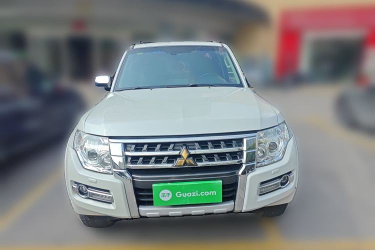 Used Mitsubishi Pajero 2016 3.0L Automatic Prestige Version China V Standard Front