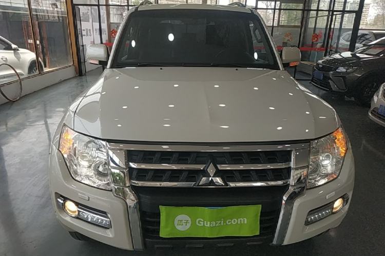 Used Mitsubishi Pajero 2016 3.0L Automatic Standard Version China V Standard Front