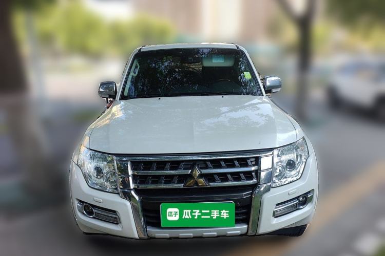 Used Mitsubishi Pajero 2016 3.0L Automatic Prestige Version China V Standard Front