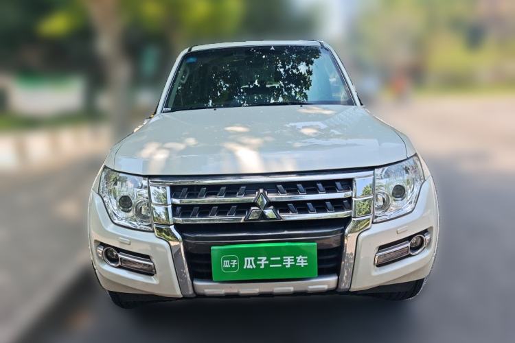 Used Mitsubishi Pajero 2016 3.0L Automatic Luxury Version China V Standard Front