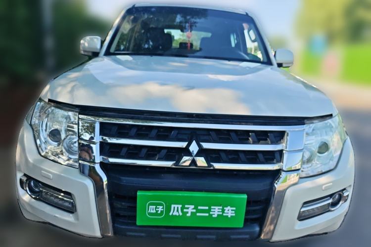 Used Mitsubishi Pajero 2016 3.0L Automatic Standard Version China V Standard Front