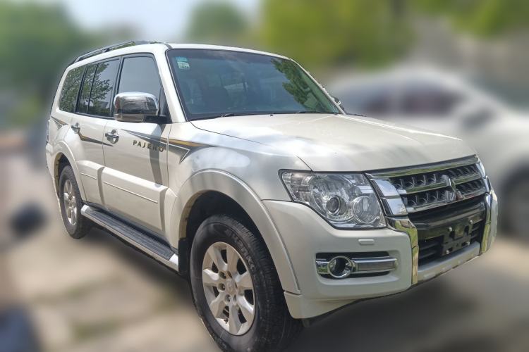 Used Mitsubishi Pajero 2016 3.0L Automatic Luxury Edition China IV Front Right 45 Deg
