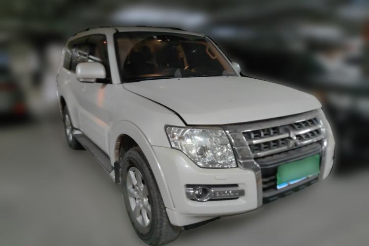 Used Mitsubishi Pajero 2016 3.0L Automatic Standard Version China V Standard Front Right 45 Deg