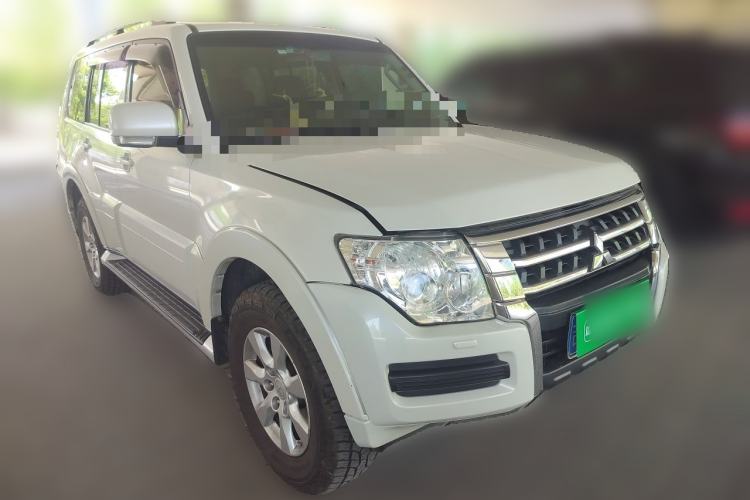 Used Mitsubishi Pajero 2016 3.0L Automatic Standard Version China IV Standard Front Right 45 Deg