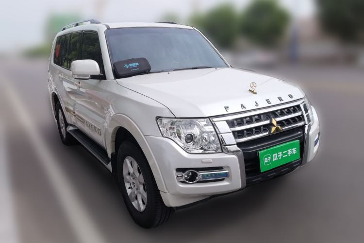 Used Mitsubishi Pajero 2016 3.0L Automatic Standard Version China V Standard Front Right 45 Deg