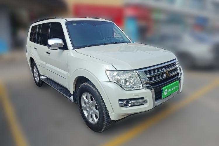 Used Mitsubishi Pajero 2016 3.0L Automatic Prestige Version China V Standard Front Right 45 Deg