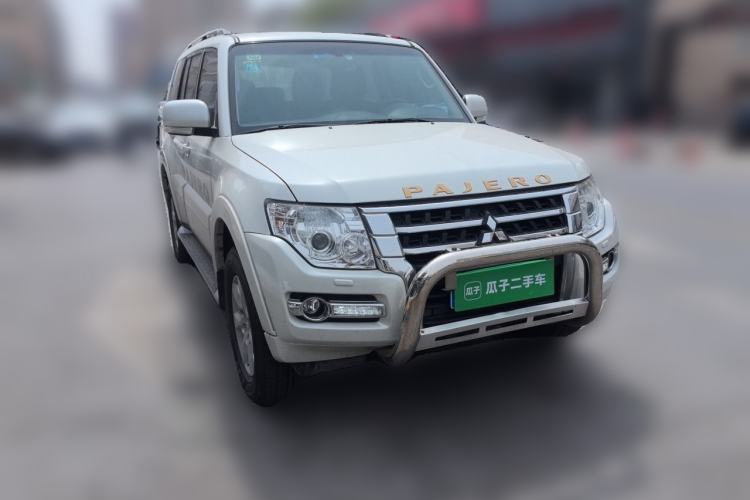 Used Mitsubishi Pajero 2016 3.0L Automatic Standard Version China V Standard Front Right 45 Deg