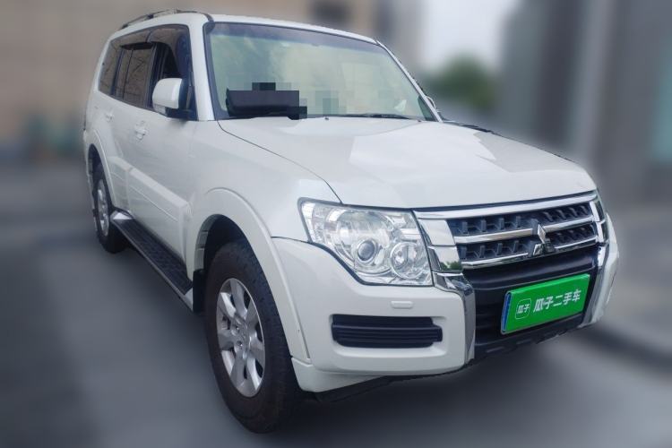 Used Mitsubishi Pajero 2016 3.0L Automatic Standard Version China V Standard Front Right 45 Deg