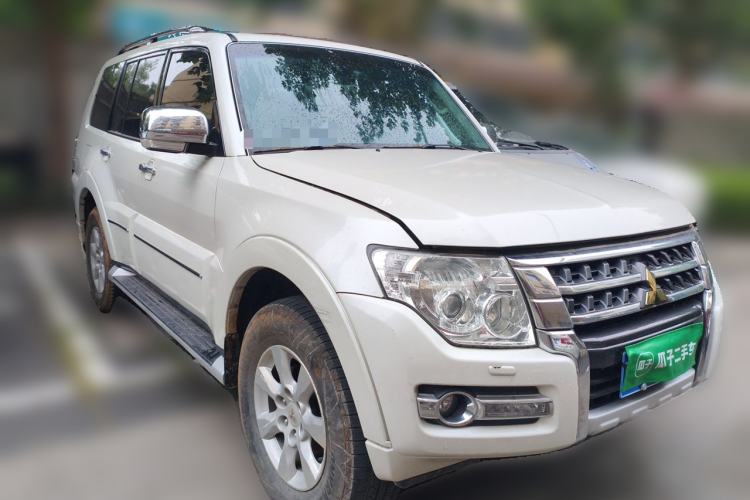 Used Mitsubishi Pajero 2016 3.0L Automatic Luxury Version China V Standard Front Right 45 Deg