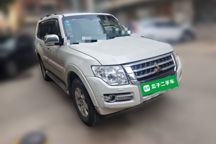 Used Mitsubishi Pajero 2016 3.0L Automatic Luxury Version China V Standard Front Right 45 Deg