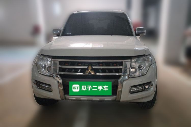 Used Mitsubishi Pajero 2016 3.0L Automatic Prestige Version China V Standard Front
