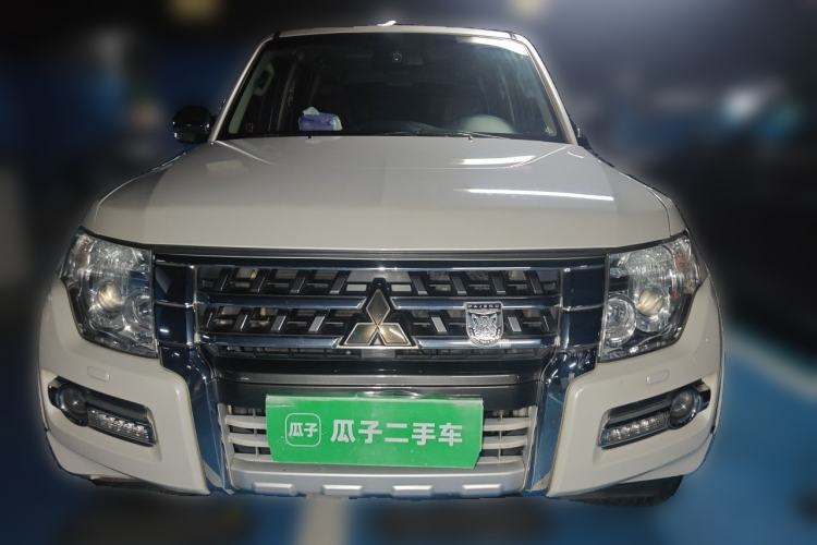 Used Mitsubishi Pajero 2016 3.0L Automatic Prestige Version China IV Standard Front