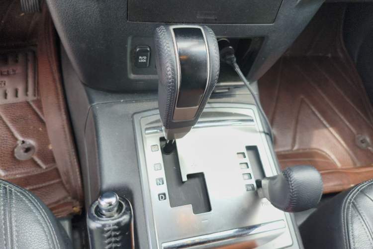 Used Mitsubishi Pajero 2016 3.0L Automatic Prestige Version China V Standard Gear Lever