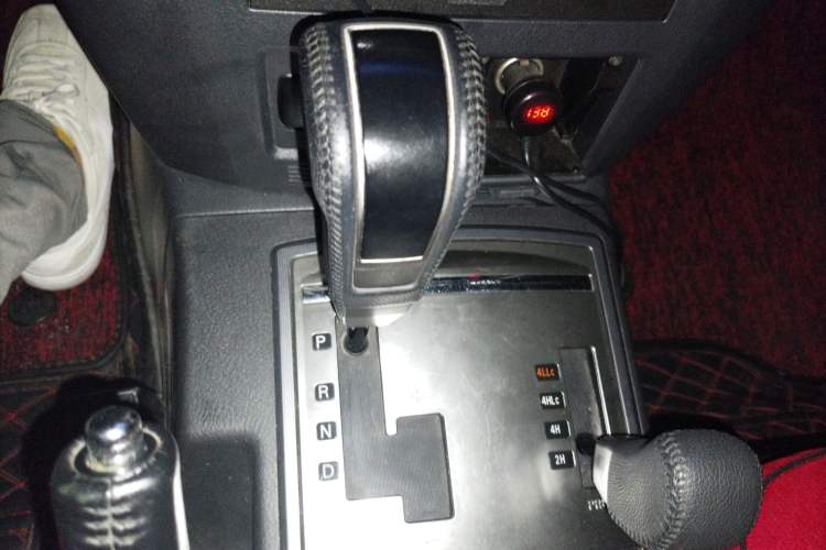 Used Mitsubishi Pajero 2016 3.0L Automatic Standard Version China V Standard Gear Lever