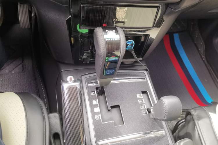 Used Mitsubishi Pajero 2016 3.0L Automatic Standard Version China V Standard Gear Lever