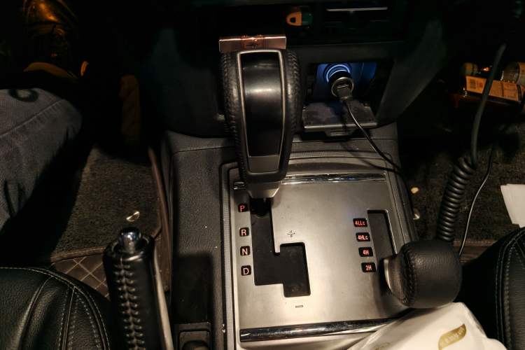 Used Mitsubishi Pajero 2016 3.0L Automatic Prestige Version China V Standard Gear Lever