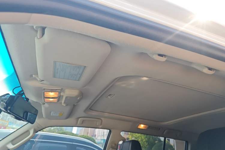 Used Mitsubishi Pajero 2016 3.0L Automatic Prestige Version China V Standard Headliner