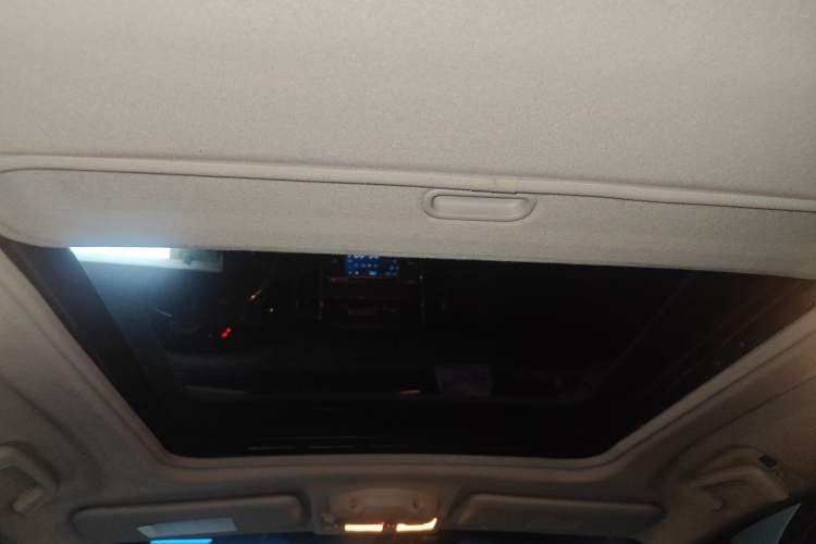 Used Mitsubishi Pajero 2016 3.0L Automatic Prestige Version China IV Standard Headliner