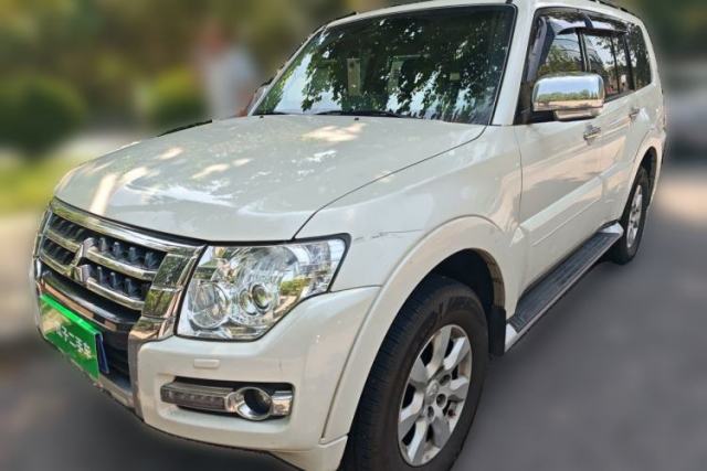 Used Mitsubishi Pajero 2016 3.0L Automatic Luxury Version China V Standard
