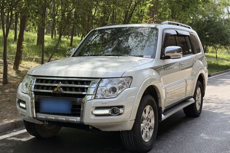 Used Mitsubishi Pajero 2016 3.0L Automatic Prestige Version China V Standard Left Front Headlight