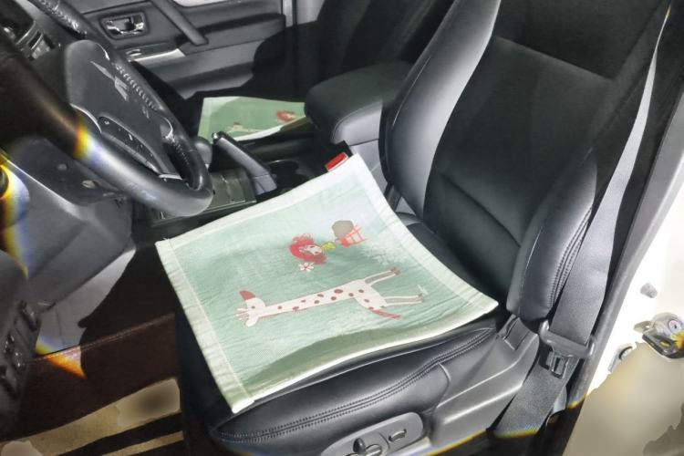 Used Mitsubishi Pajero 2016 3.0L Automatic Standard Version China V Standard Left Front Seat