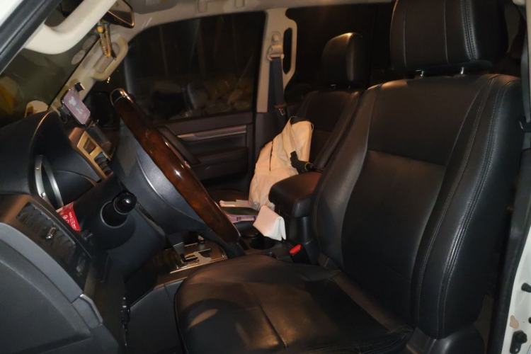 Used Mitsubishi Pajero 2016 3.0L Automatic Prestige Version China V Standard Left Front Seat
