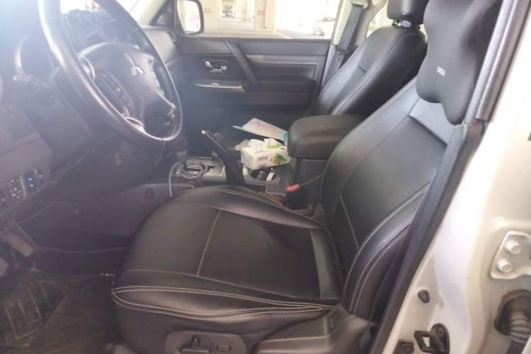 Used Mitsubishi Pajero 2016 3.0L Automatic Standard Version China IV Standard Left Front Seat