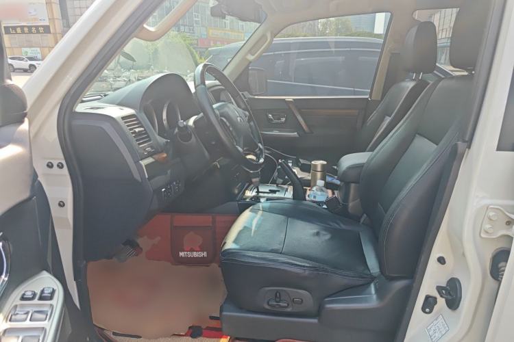 Used Mitsubishi Pajero 2016 3.0L Automatic Prestige Version China V Standard Left Front Seat