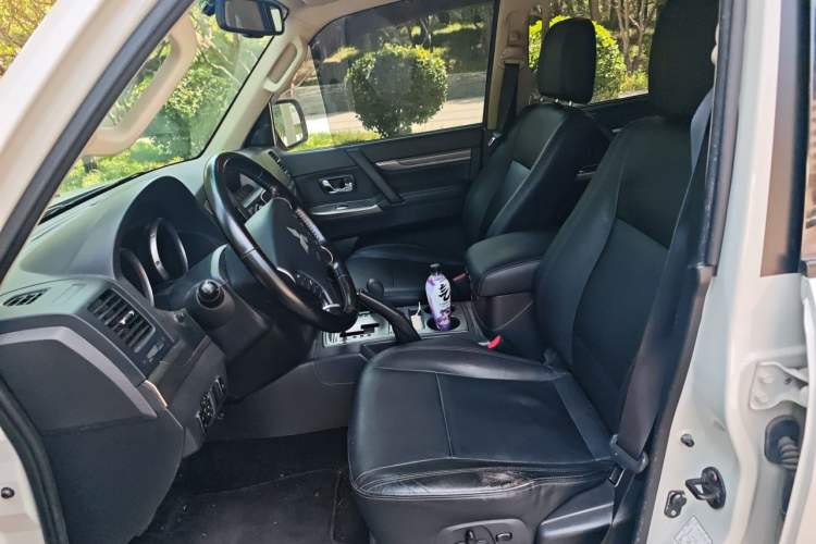 Used Mitsubishi Pajero 2016 3.0L Automatic Luxury Version China V Standard Left Front Seat
