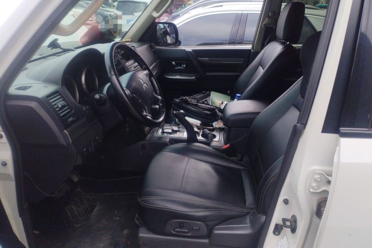 Used Mitsubishi Pajero 2016 3.0L Automatic Standard Version China V Standard Left Front Seat