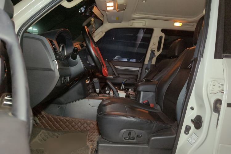Used Mitsubishi Pajero 2016 3.0L Automatic Prestige Version China V Standard Left Front Seat