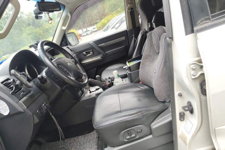 Used Mitsubishi Pajero 2016 3.0L Automatic Prestige Version China V Standard Left Front Seat