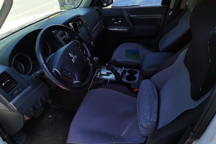 Used Mitsubishi Pajero 2016 3.0L Automatic Standard Version China V Standard Left Front Seat