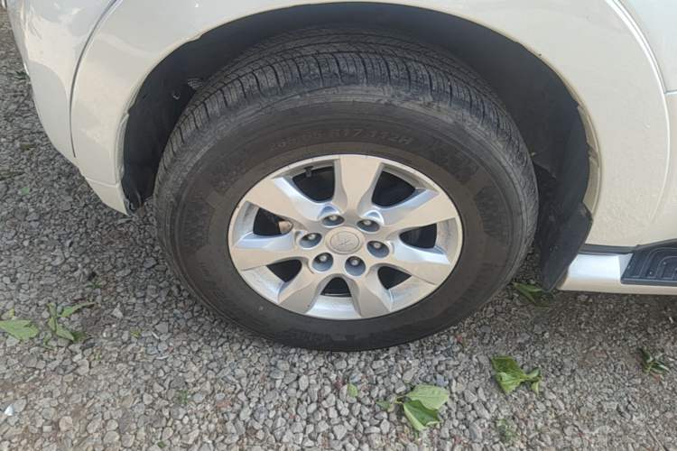 Used Mitsubishi Pajero 2016 3.0L Automatic Standard Version China V Standard Left Front Wheel Hub